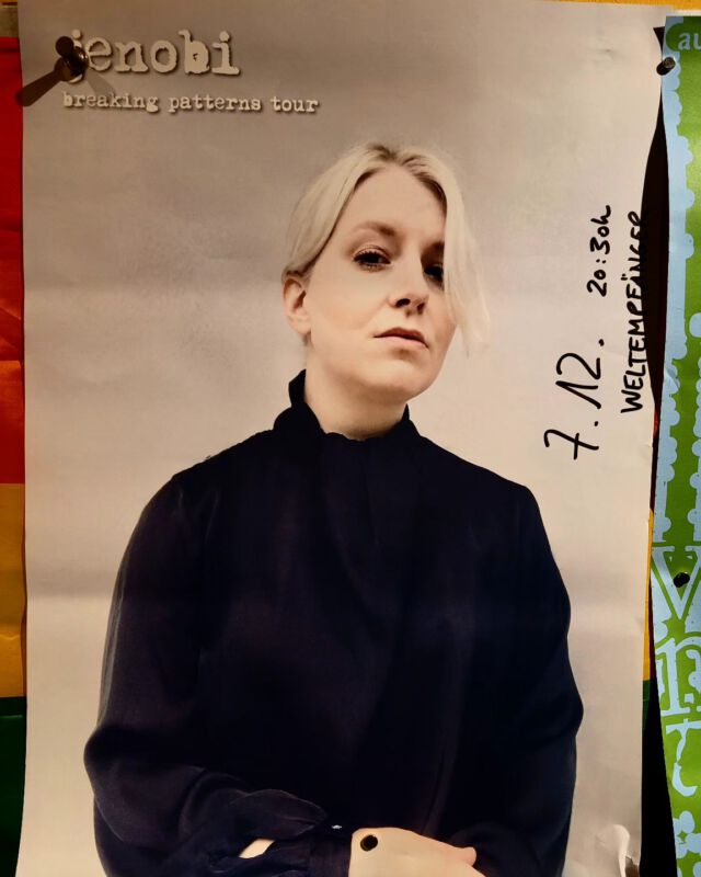 2.....1.......02.12.- @hellopiedpiper
07.12.- @jenobimusic und @weesby_musikWir freuen uns auf Hello Piedpiper mit voller Band, der 2012 sein erstes Releasekonzert bei uns gespielt hat und seit dem unzählige Abende hier verbracht hat.Am 07.12. Heisst es dann noch einmal Jenobi und Weesby lauschen und zusammen Liebe sammeln.Im neuen Jahr startet dann ein neues Kapitel mit unserem Freund Asi...und der
" Asimmetric Bar". Auch darauf freuen wir uns.